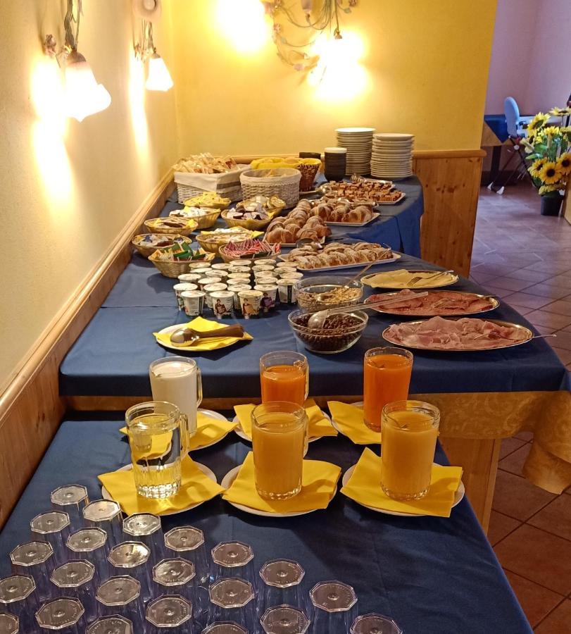 Hotel Cielo Blu Passo del Tonale Ngoại thất bức ảnh