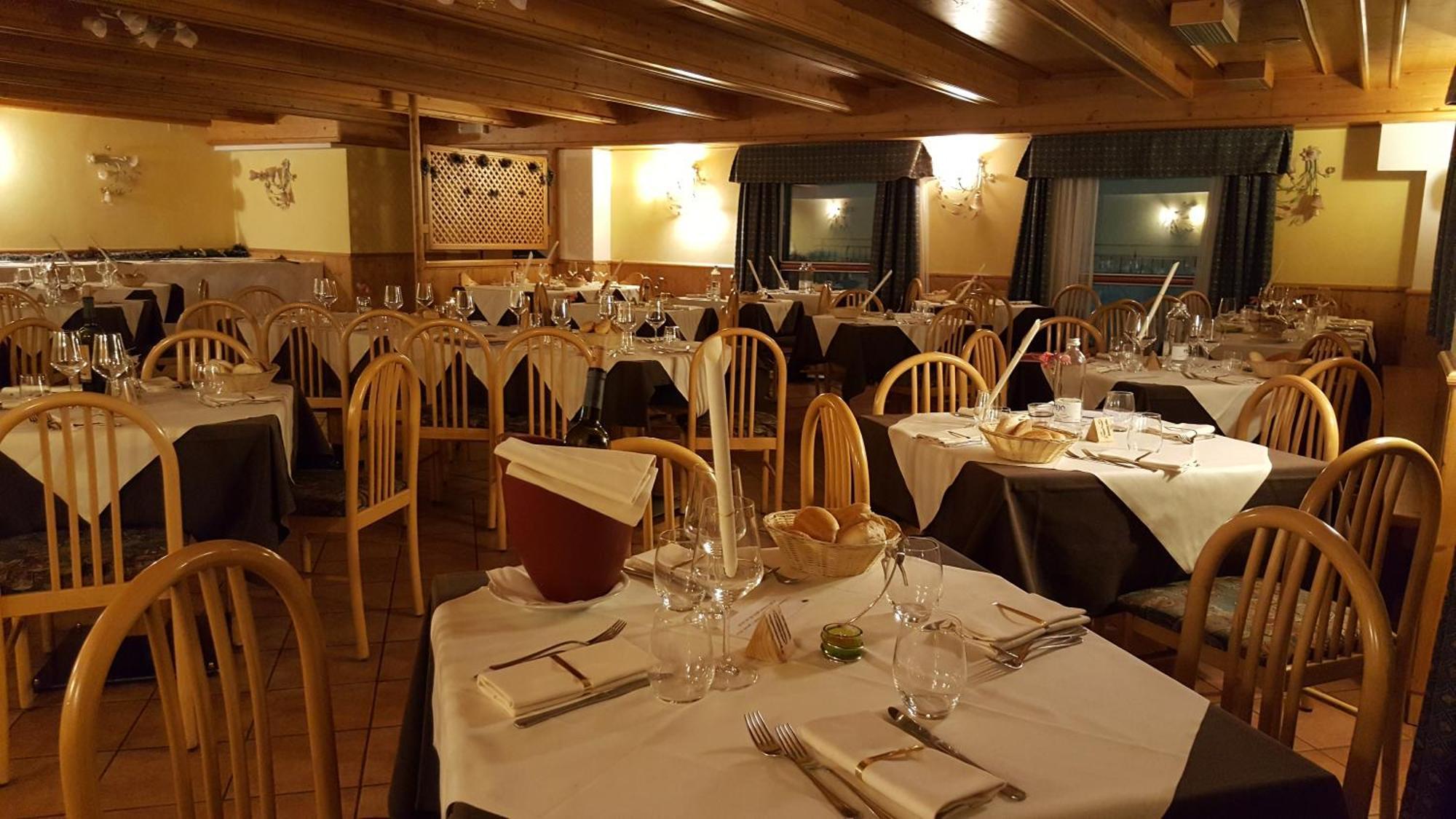 Hotel Cielo Blu Passo del Tonale Ngoại thất bức ảnh