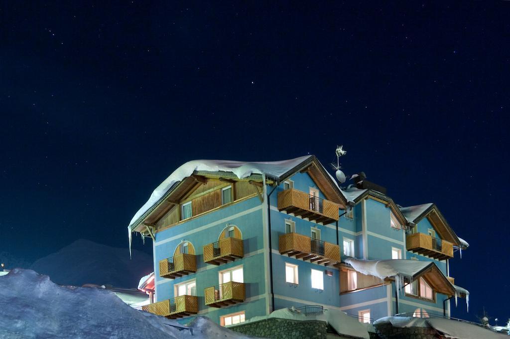 Hotel Cielo Blu Passo del Tonale Ngoại thất bức ảnh